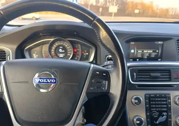 Volvo V60 cena 43900 przebieg: 248000, rok produkcji 2015 z Konin małe 67